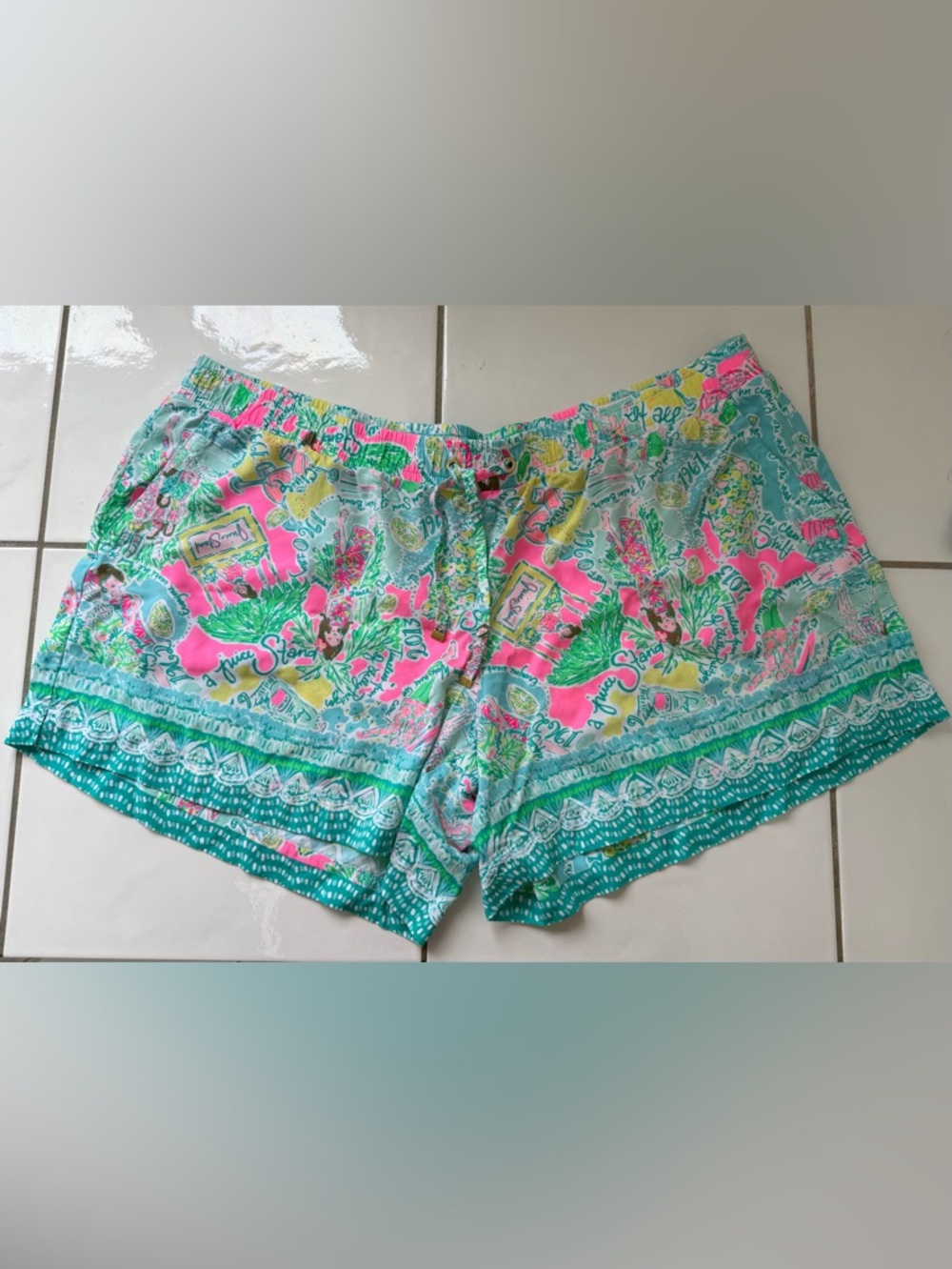 EUC! HTF! Lilly Pulitzer “in the beginning” juice stand shorts XL